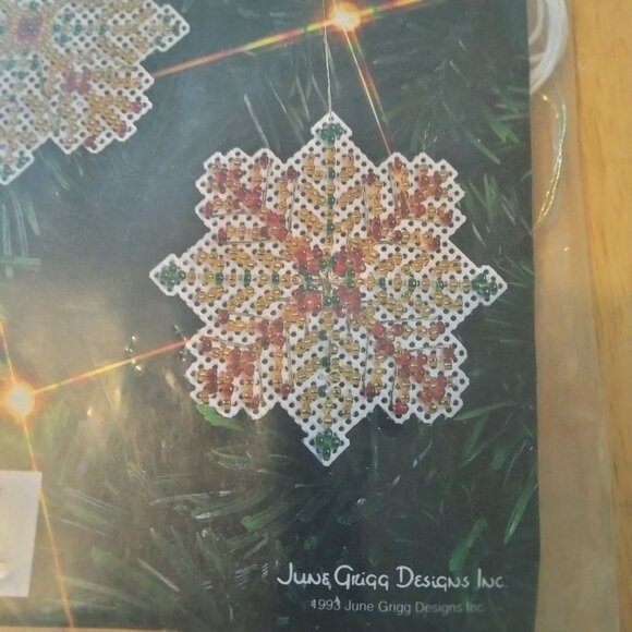 June Grigg Designs Snowflake Ornaments Kit - Picture 5 of 5